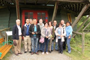 Die Besuchergruppe im Museum Hessenpark