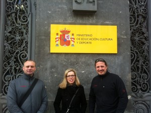 Vor dem Ministerio de Educación y Cultura y Deporte in Madrid